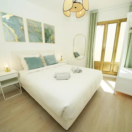 Monaco - Beautiful 6-8 People Apartment